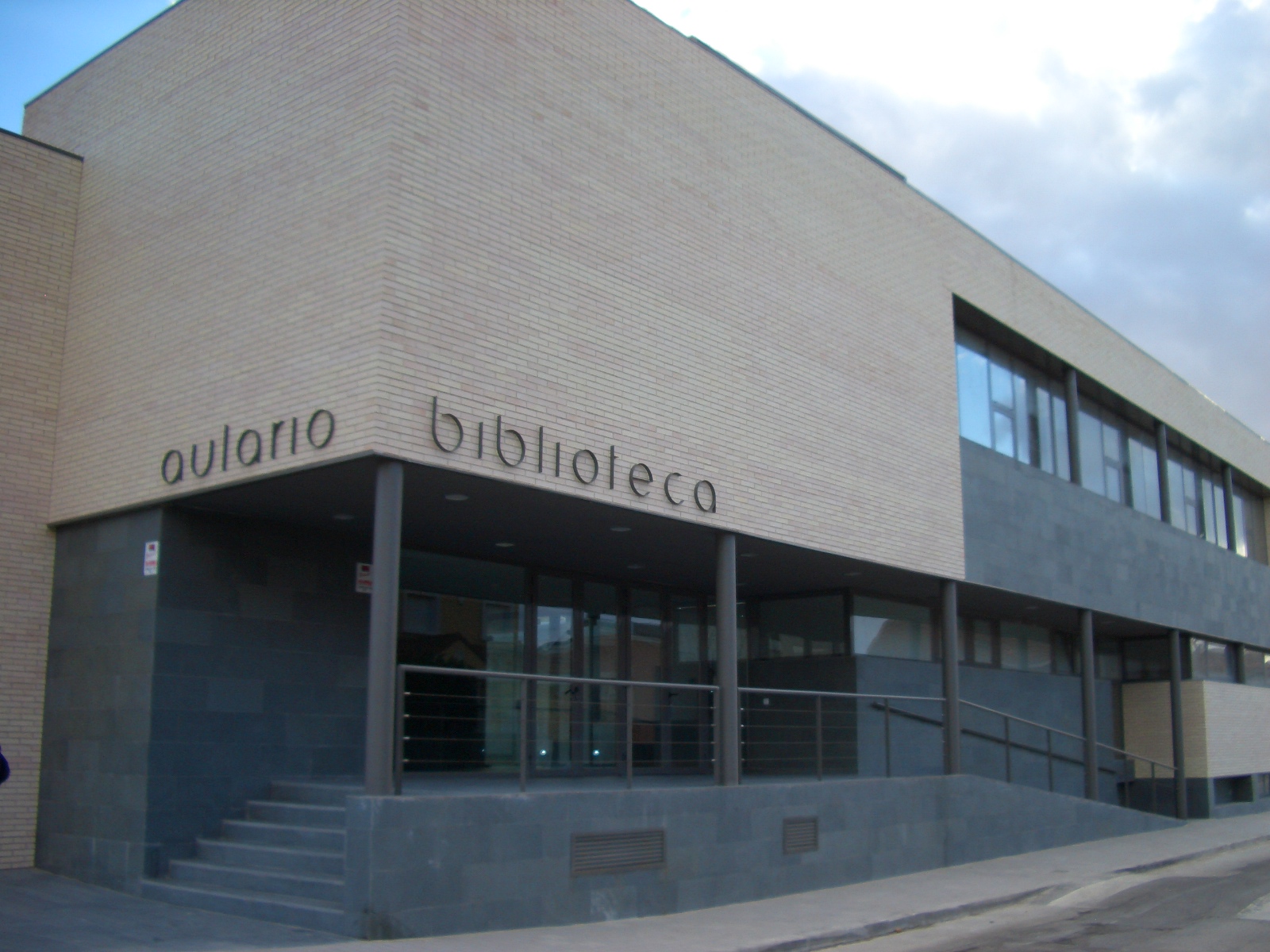 La Biblioteca ampliará su horario durante los fines de semana para dar servicio a los estudiantes durante el periodo de exámenes |Enero 2025