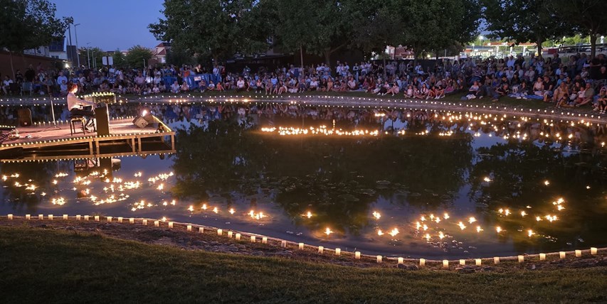 Cobeña volvió a brillar a la luz de las velas.